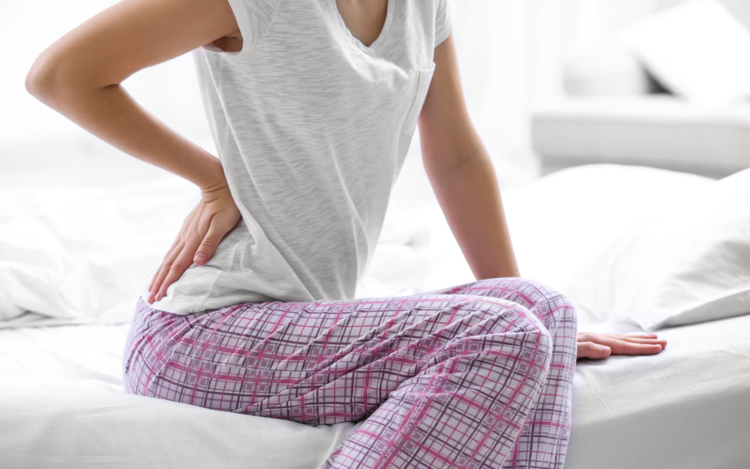 Si quieres prevenir los dolores de espalda… ¡No saltes de la cama!
